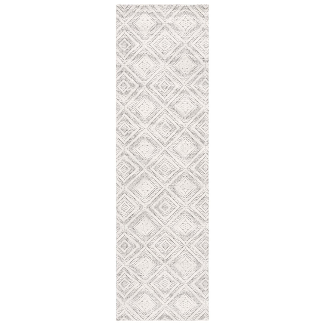 Safavieh MRB176A Marbella Ivory / Black Image 1