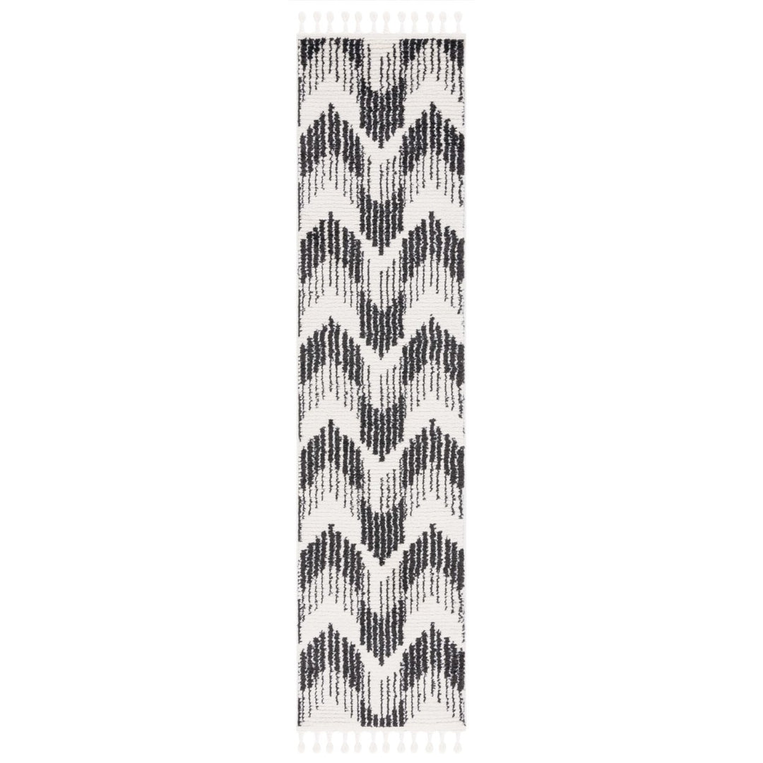 Safavieh MRT101A Moroccan Tassel Ivory / Black Image 1