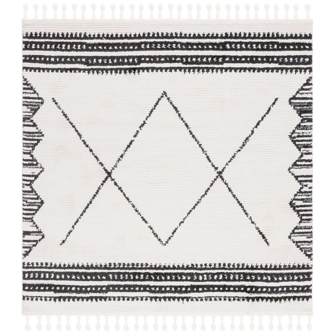 Safavieh MRT103A Moroccan Tassel Ivory / Black Image 1