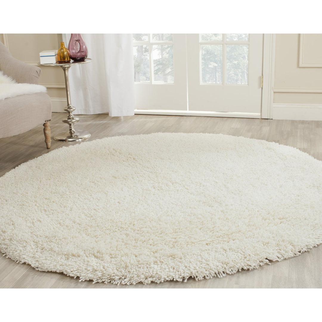 Safavieh SG140A Classic Shag White Image 10