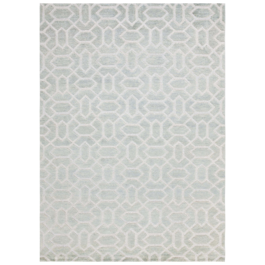 Safavieh STF531A Santa Fe Light Grey / Silver Image 1