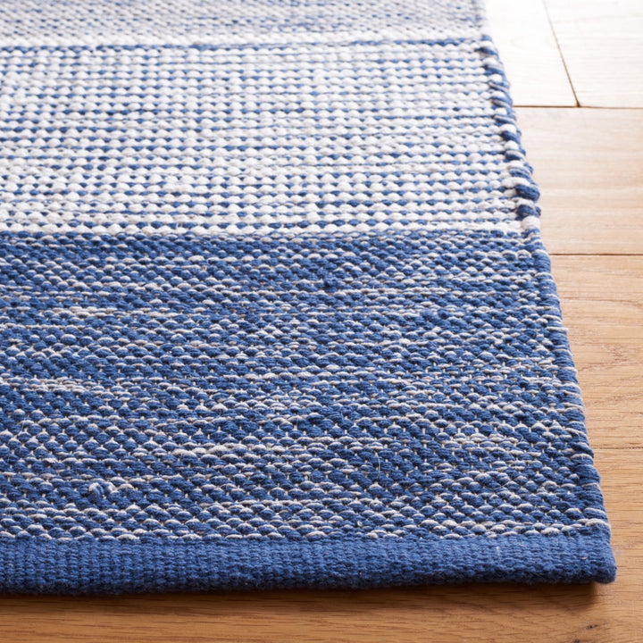 Safavieh STK804M Striped Kilim Grey / Blue Image 5