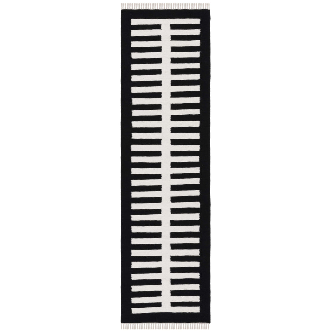 Safavieh STK806Z Striped Kilim Ivory / Black Image 11