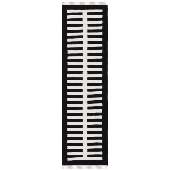 Safavieh STK806Z Striped Kilim Ivory / Black Image 11