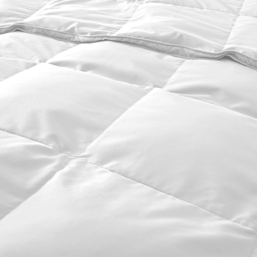 Luxurious Medium Weight White Goose Down Feathers Fiber Comforter, For All-Season Weather Image 6