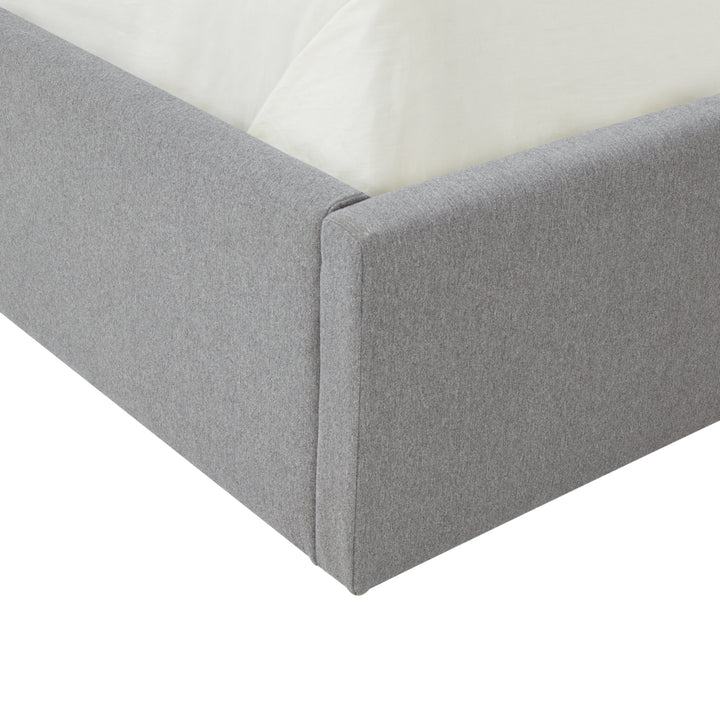 SAFAVIEH COUTURE JAYBELLA LOWPROFILE TUFTED BED Light Grey Image 5