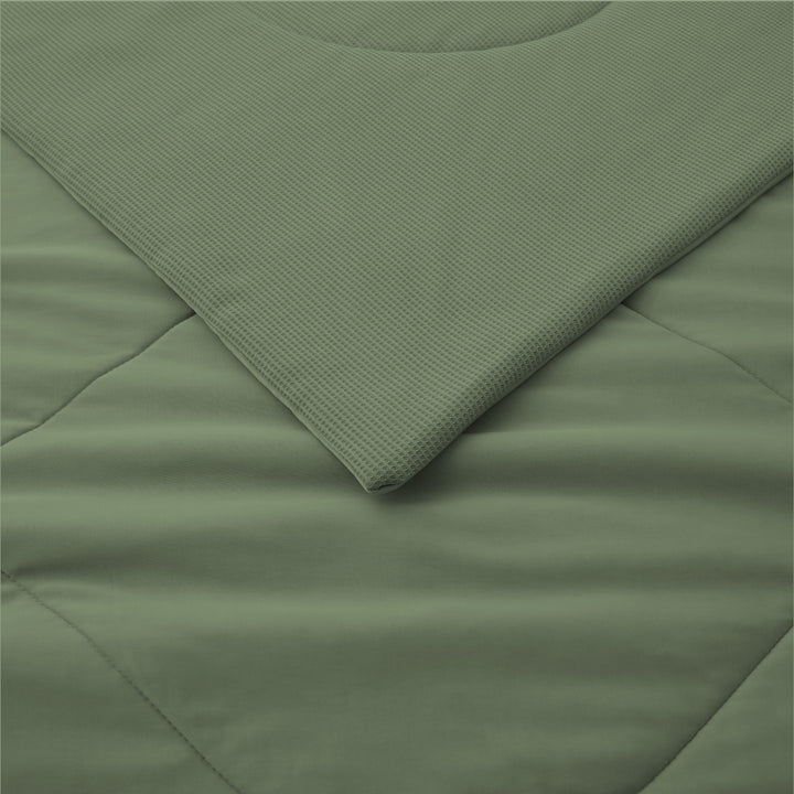 Cooling Silky Blanket with Waffle Design for Summer, Green, 108" x 90" Image 5