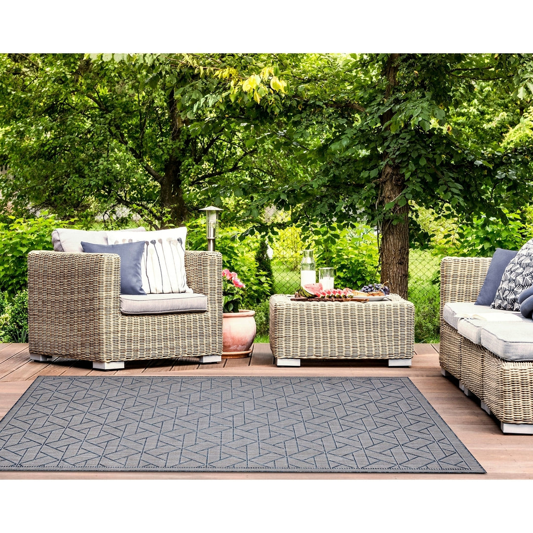 Liora Manne Carmel Pyramid Indoor Outdoor Rug Navy Image 3