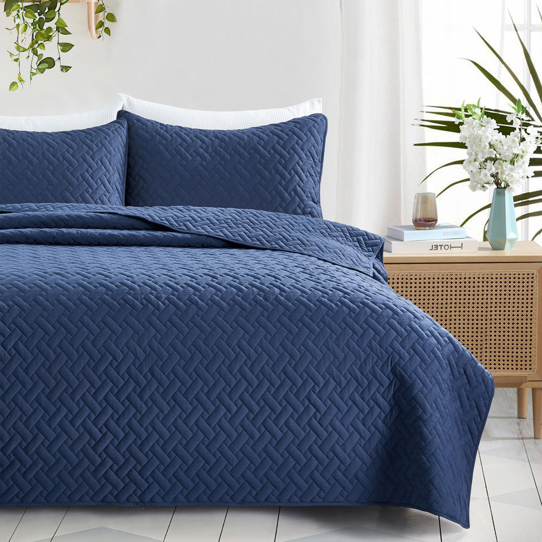 Quilt Set Soft Bed Summer Quilt Lightweight Microfiber Bedspread- Modern Style Coverlet for All Season Image 5