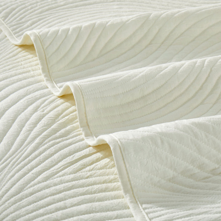 Quilt Bedding Set - Lightweight Summer Bedding Coverlets for All Seasons Image 7