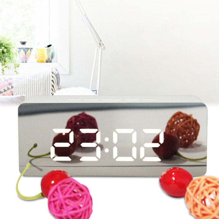 Creative Mirror Alarm Clock LED Digital Display Multi-functional Battery Plug-in Dual-use Clock Image 3