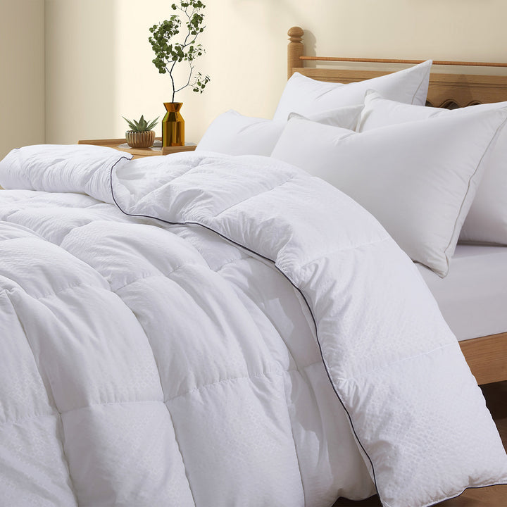 Puredown All Seasons Down Alternative Comforter Twin Full Queen King Sizes Image 1