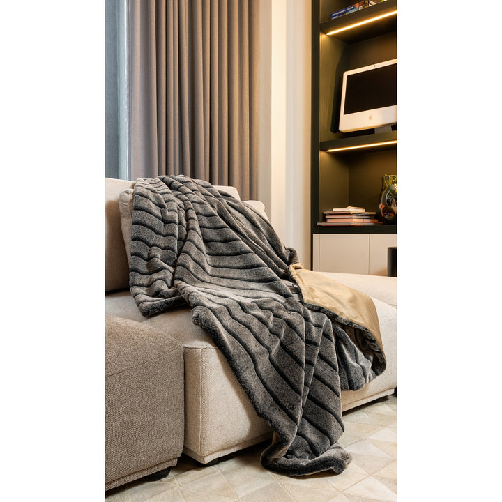 Luxe Faux faux Throw 50x60 Classic Sheepskin Soft Plush Blanket Image 6