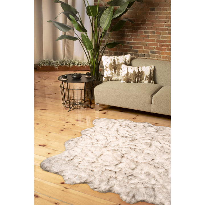 Luxe Gordon Faux Sheepskin Octo Rug 6x6 Natural 1 Inch Thick Image 3