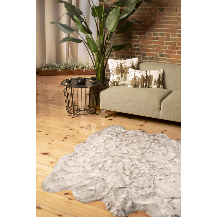 Luxe Gordon Faux Sheepskin Octo Rug 6x6 Natural 1 Inch Thick Image 6