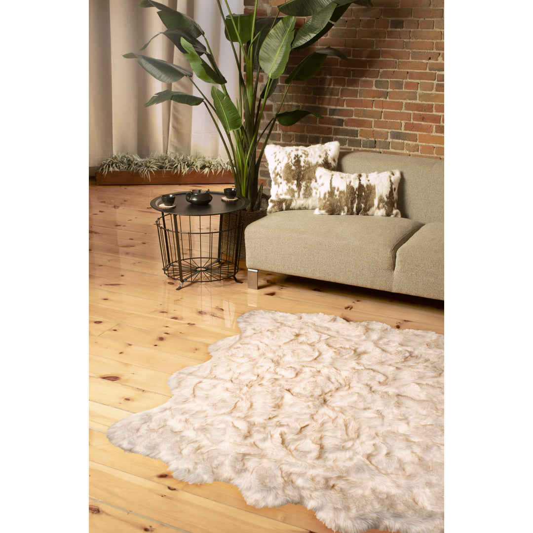 Luxe Gordon Faux Sheepskin Octo Rug 6x6 Natural 1 Inch Thick Image 9