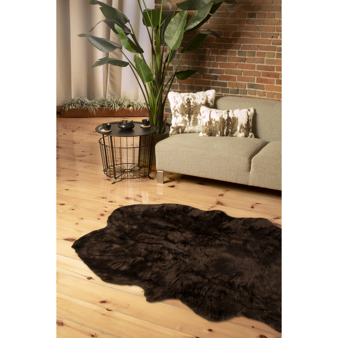 Luxe Gordon Faux Sheepskin Quattro Rug 4x6 100% Natural faux Image 3