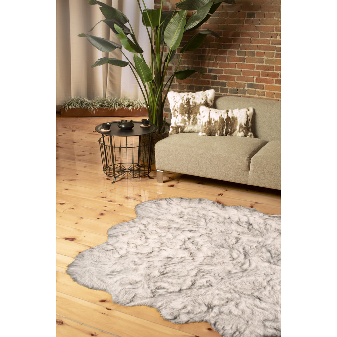 Luxe Gordon Faux Sheepskin Rug 5x6 Natural Soft Warm 1 Piece Image 6