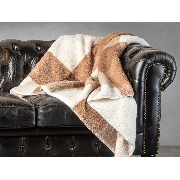 Luxe Faux faux Throw 50x60 Soft Sheepskin 1-Piece Classic Style Image 3