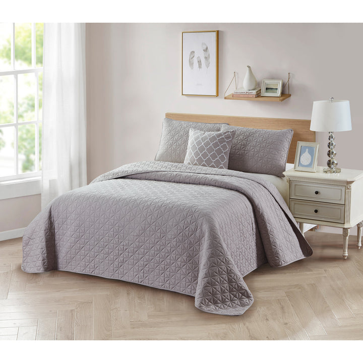 Bibb Home 4 Piece Solid Quilt Set with Cushion Image 6