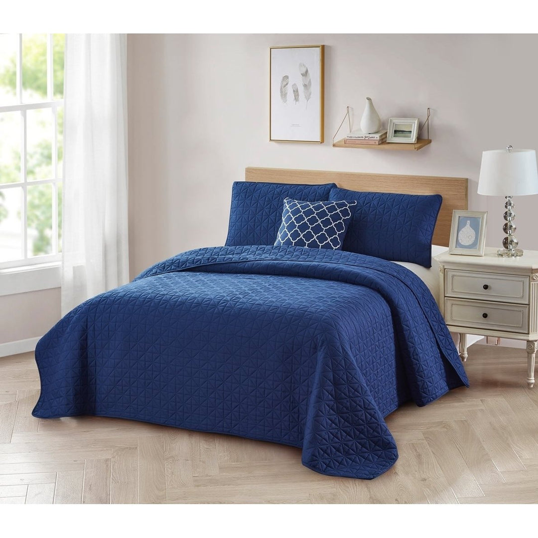 Bibb Home 4 Piece Solid Quilt Set with Cushion Image 3