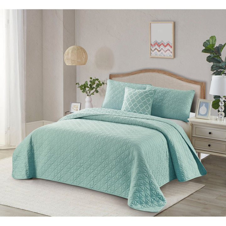 Bibb Home 4 Piece Solid Quilt Set with Cushion Image 1