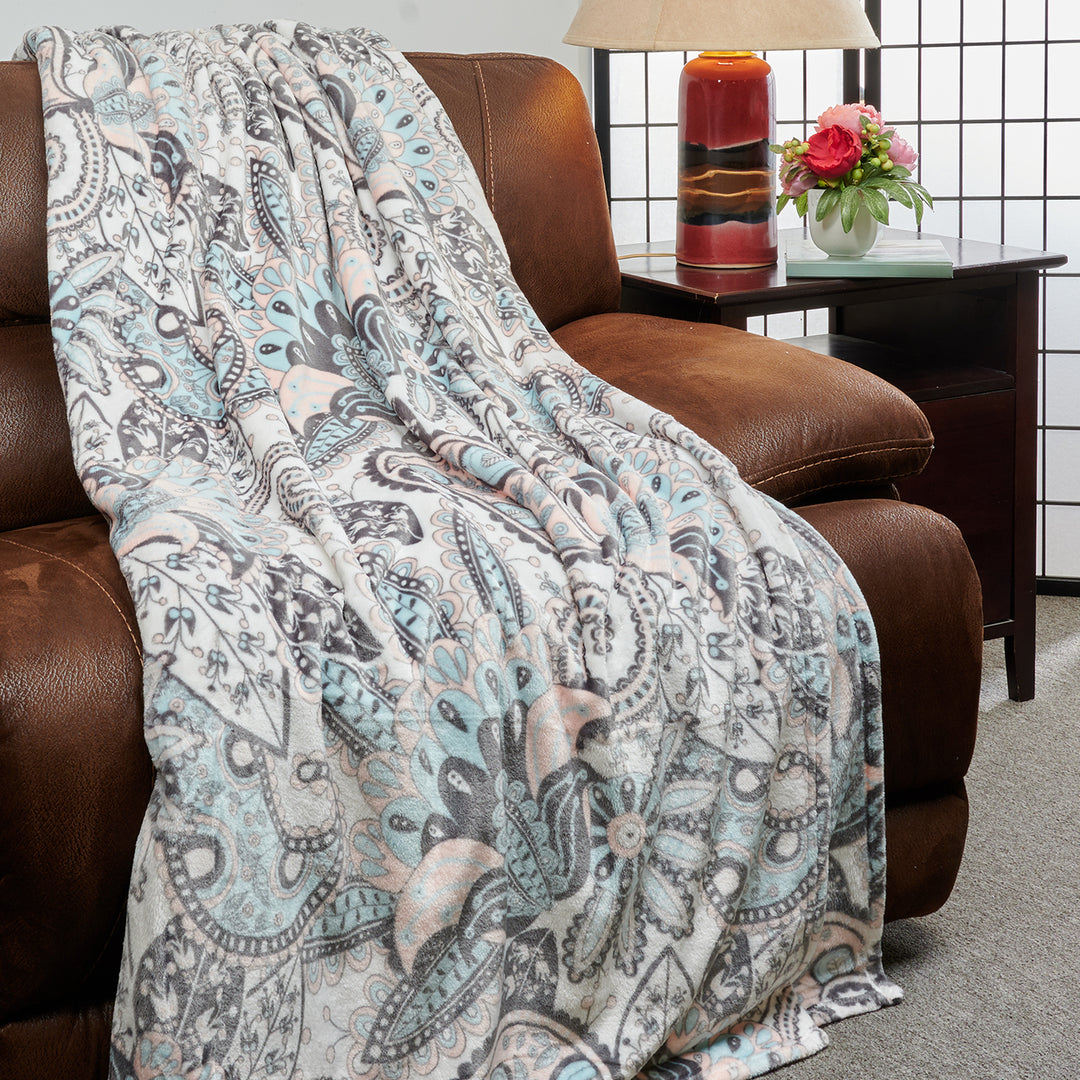 Kathy Ireland Flannel Fleece Plush Blanket Image 4