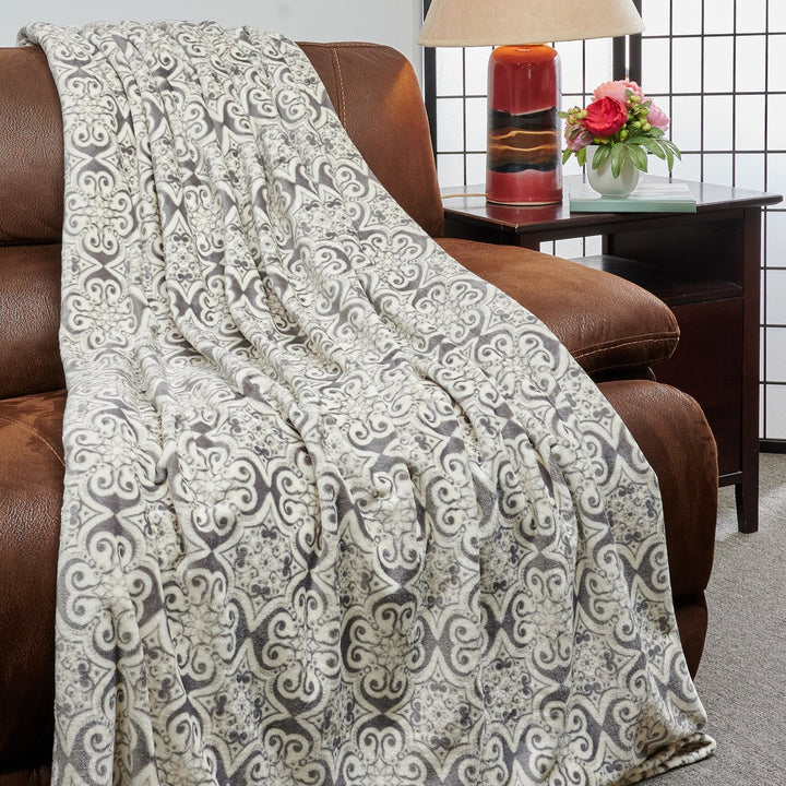 Kathy Ireland Flannel Fleece Plush Blanket Image 5