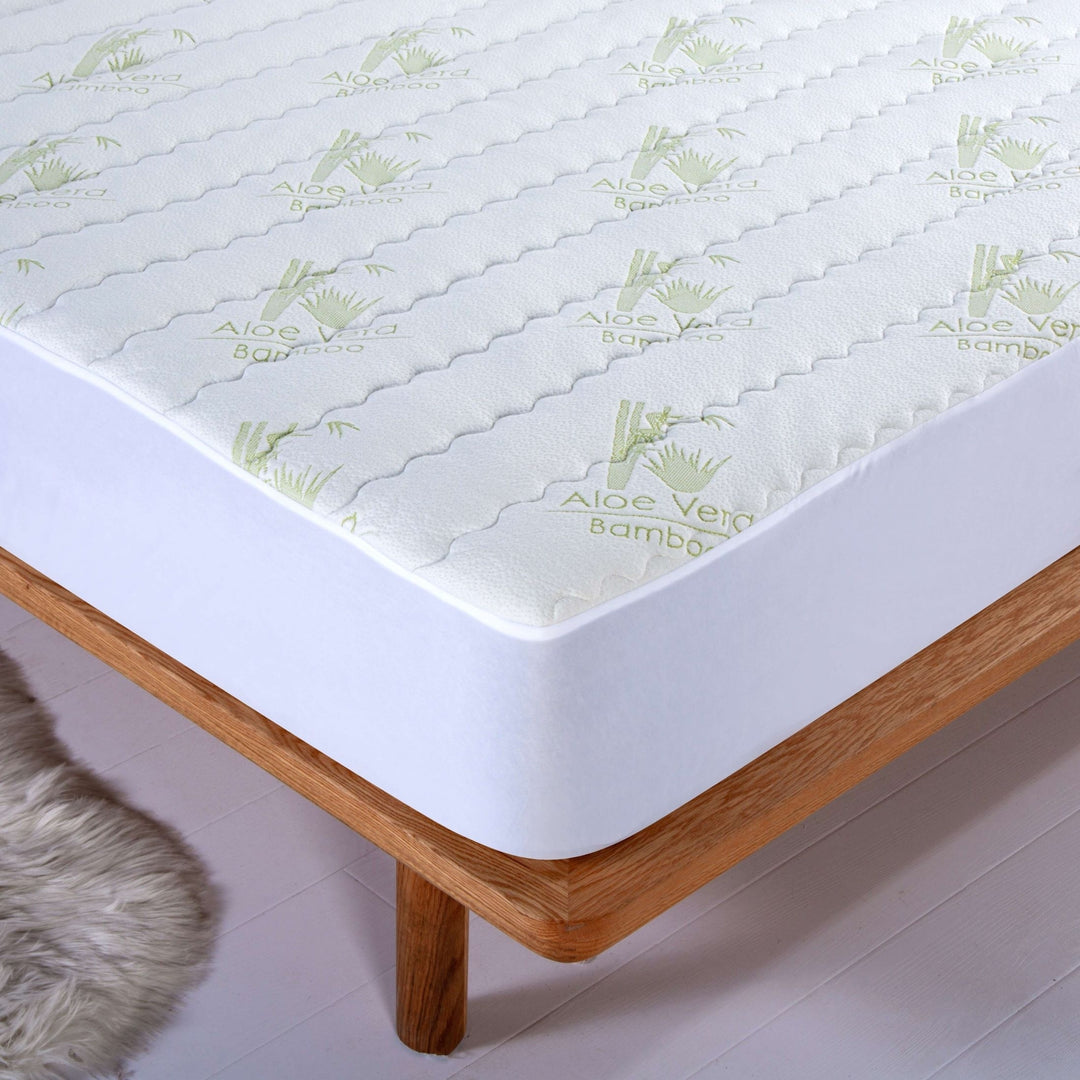 Aloe Vera Bamboo Hypoallergenic Mattress Pad Image 2