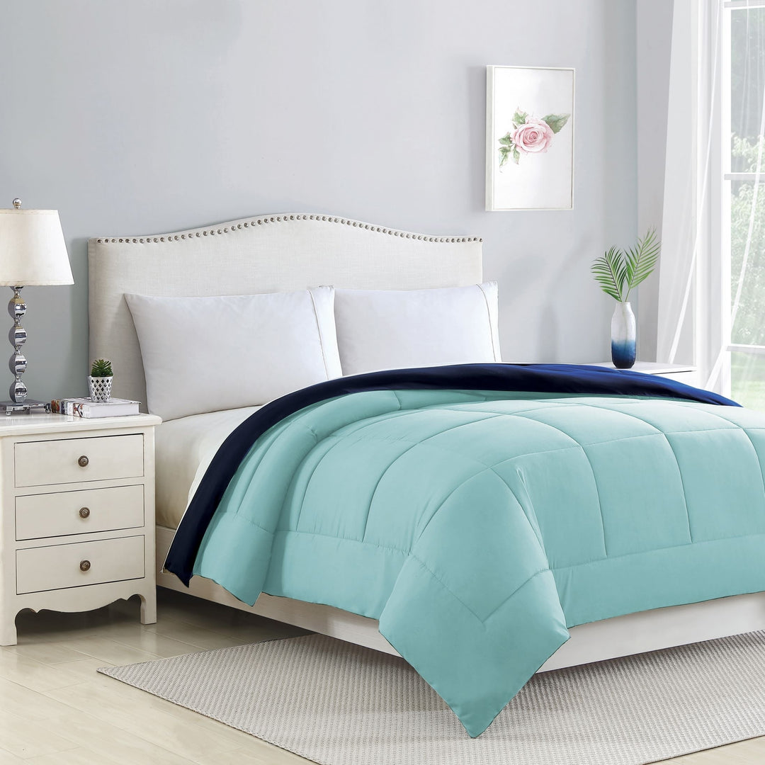 Bibb Home 2-Tone Reversible Down Alternative Comforter Image 2