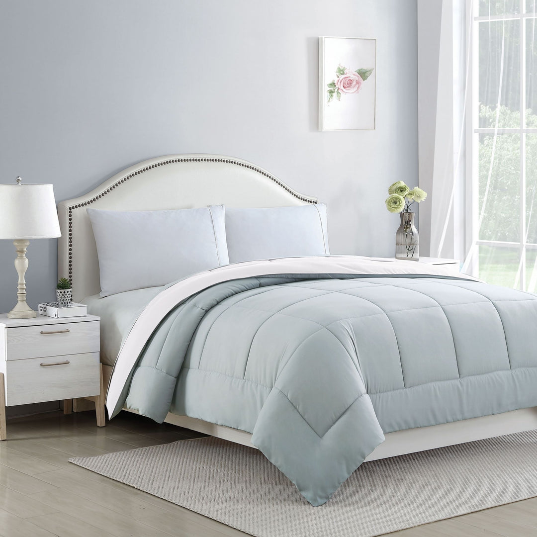 Bibb Home 2-Tone Reversible Down Alternative Comforter Image 4