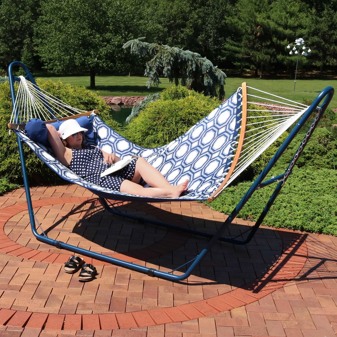 Sunnydaze 2-Person Quilted Fabric Hammock with Blue Steel Stand - Navy/Gray Image 6