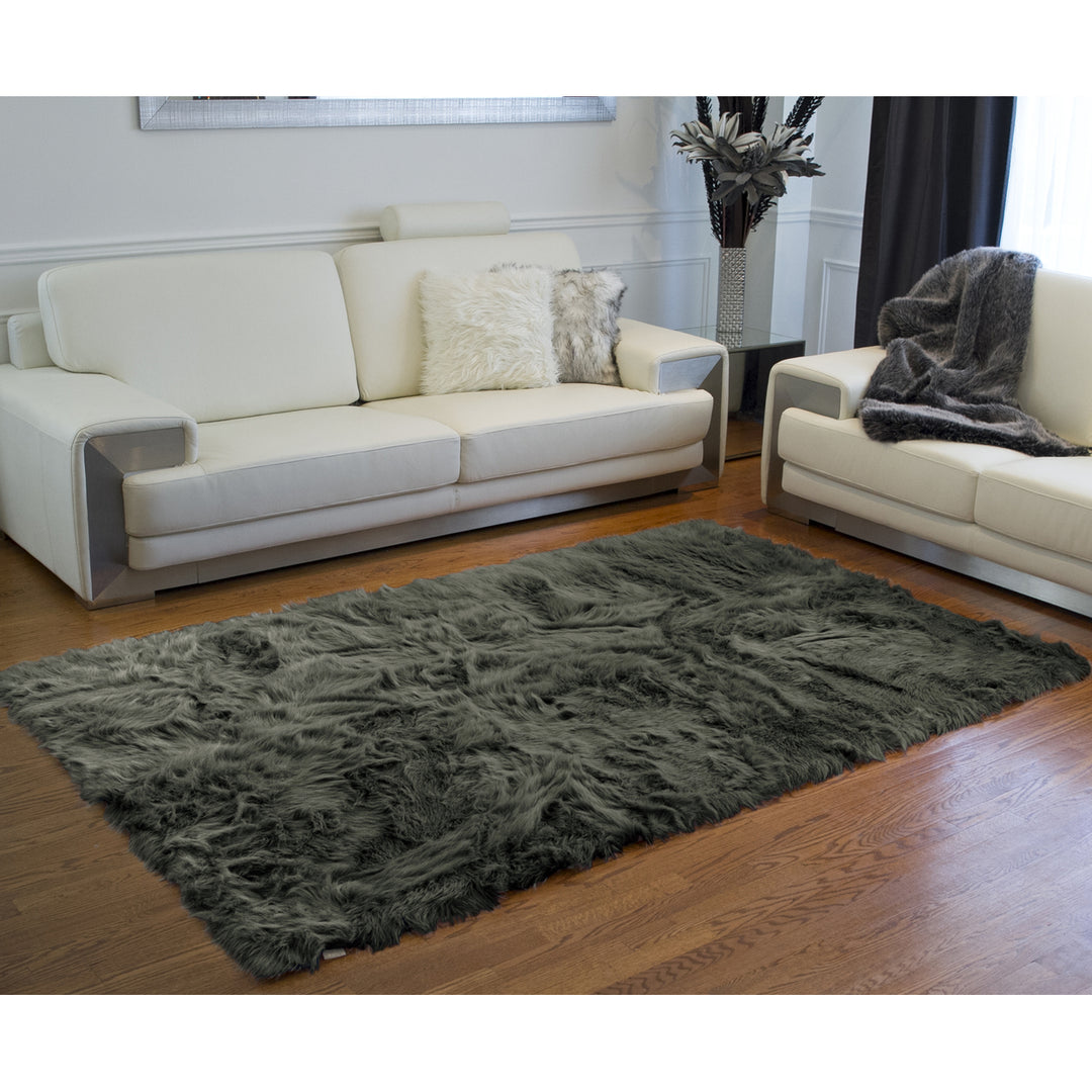 Luxe Hudson Faux Sheepskin Rug 5x8 Gradient Grey Plush Material Image 9