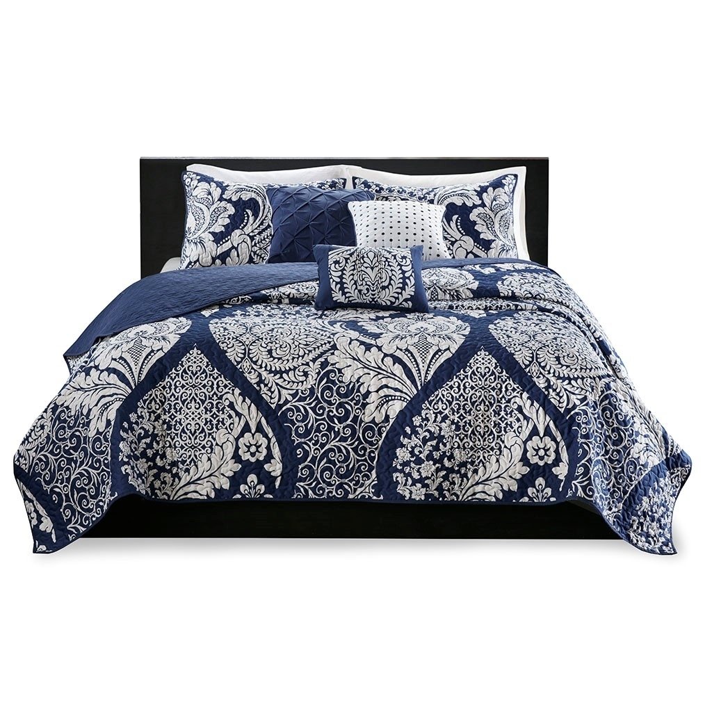 Gracie Mills Muriel 6 Piece Damask Printed Cotton Quilt Set with Throw Pillows - GRACE-10690 Image 4