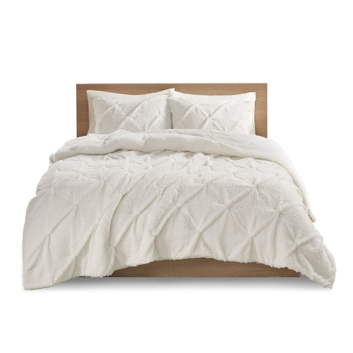 Gracie Mills Dwain Pintuck Sherpa Down Alternative Comforter Set - GRACE-13653 Image 1