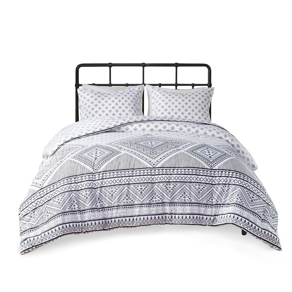 Gracie Mills Johnny Adaptable Beauty Reversible Comforter Collection - GRACE-15169 Image 1