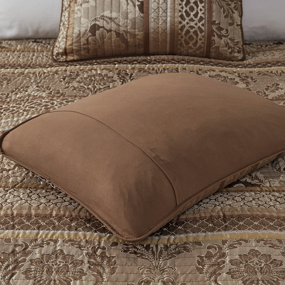 Gracie Mills Bruce 6-Piece Reversible Jacquard Quilt Set with Throw Pillows - GRACE-3072 Image 2