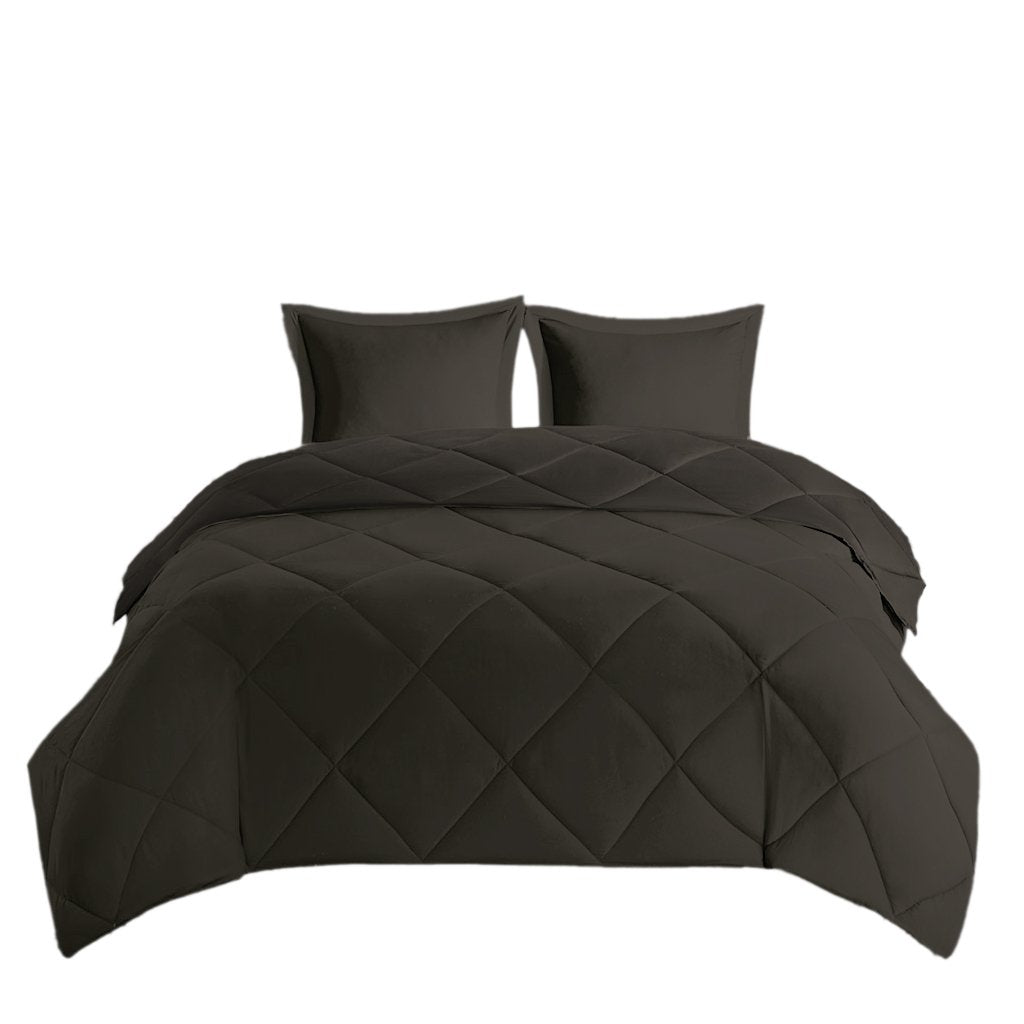 Gracie Mills Vicente Reversible Diamond Quilt Down Alternative Comforter Set with Moisture Resistant Protection - Image 1