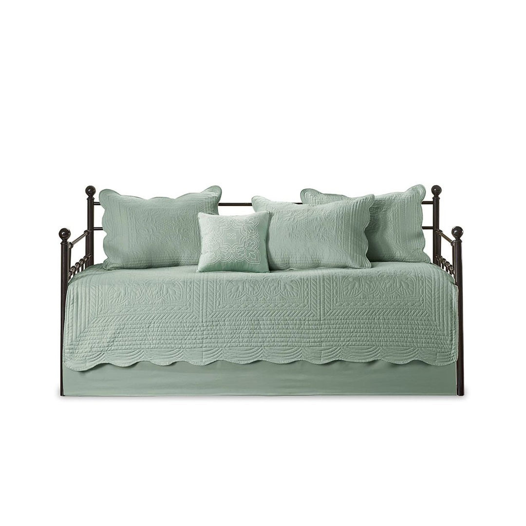 Gracie Mills Salvatore 6-Piece Reversible Cottage-Inspired Scalloped Edges Daybed Set - GRACE-9624 Image 1