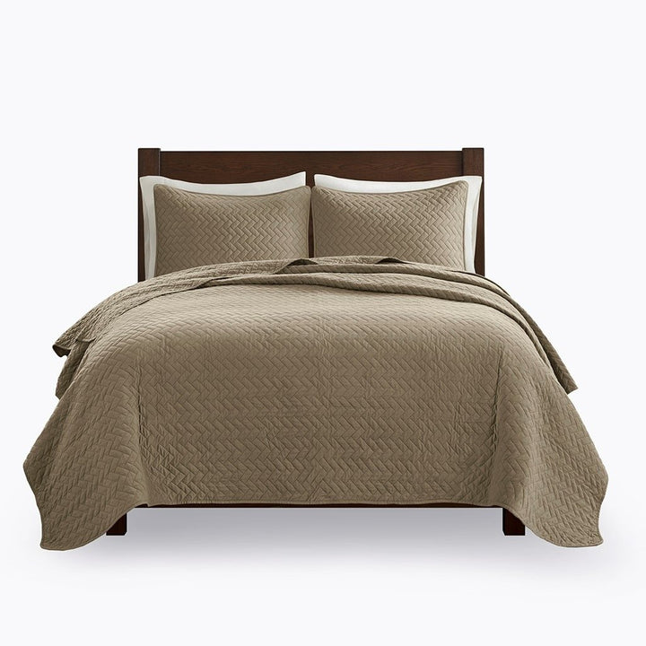 Gracie Mills Ria Solid Oversized Herringbone Quilt Set - GRACE-1307 Image 1