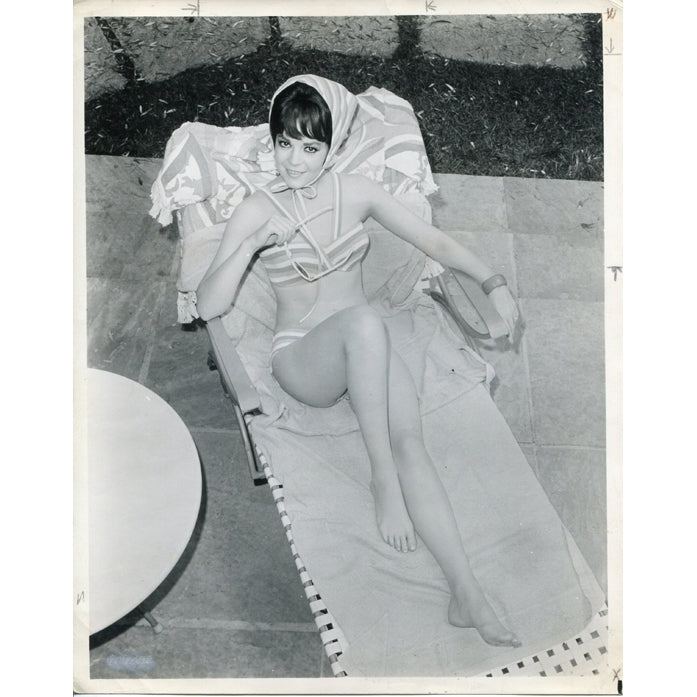 Natalie Wood - On Lounger Photo Print (8 x 10) - Item DAP110145 Image 1