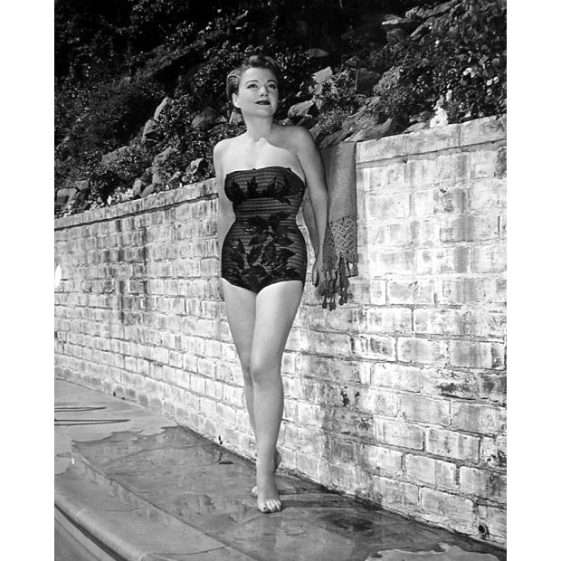 Anne Baxter - Brick Wall Photo Print (8 x 10) - Item DAP11122 Image 1