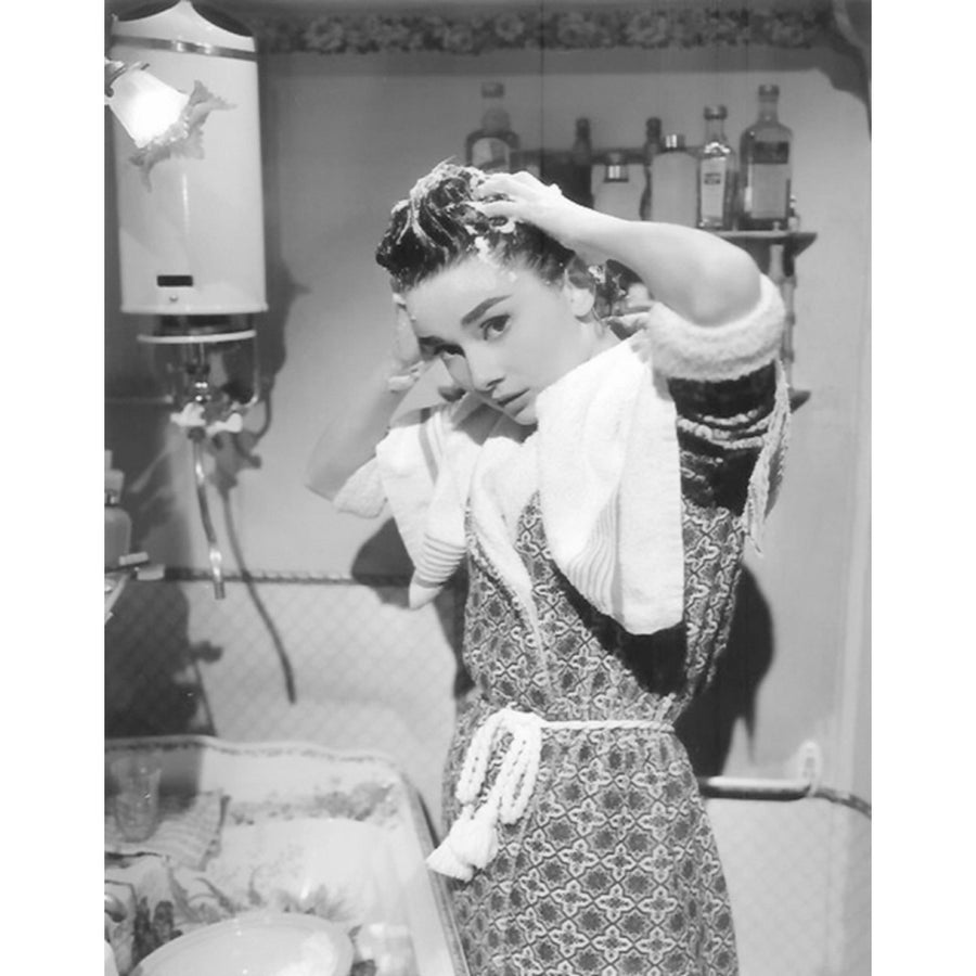 Audrey Hepburn - Washing Hair Photo Print (8 x 10) - Item DAP11592 Image 1