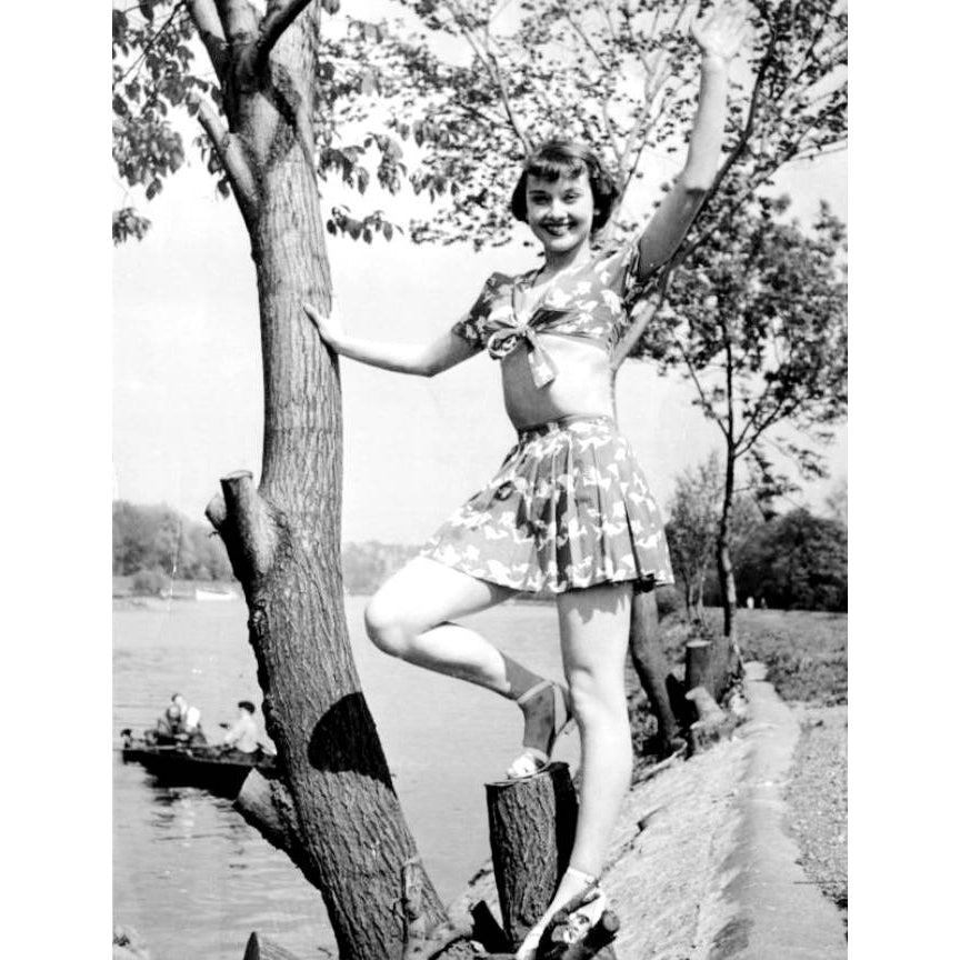 Audrey Hepburn - Black and White Tree Photo Print (8 x 10) - Item DAP11634 Image 1