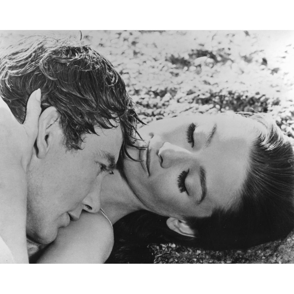 Audrey Hepburn - Beach Photo Print (10 x 8) - Item DAP11709 Image 1