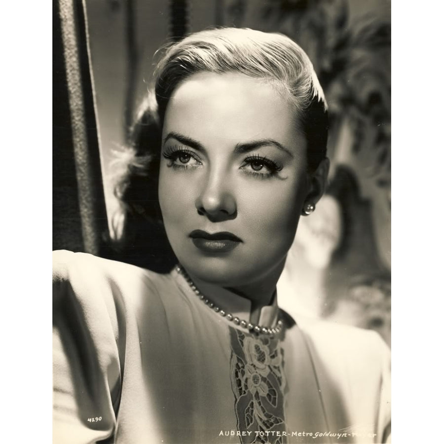 Audrey Totter - Necklace Photo Print (8 x 10) - Item DAP11723 Image 1