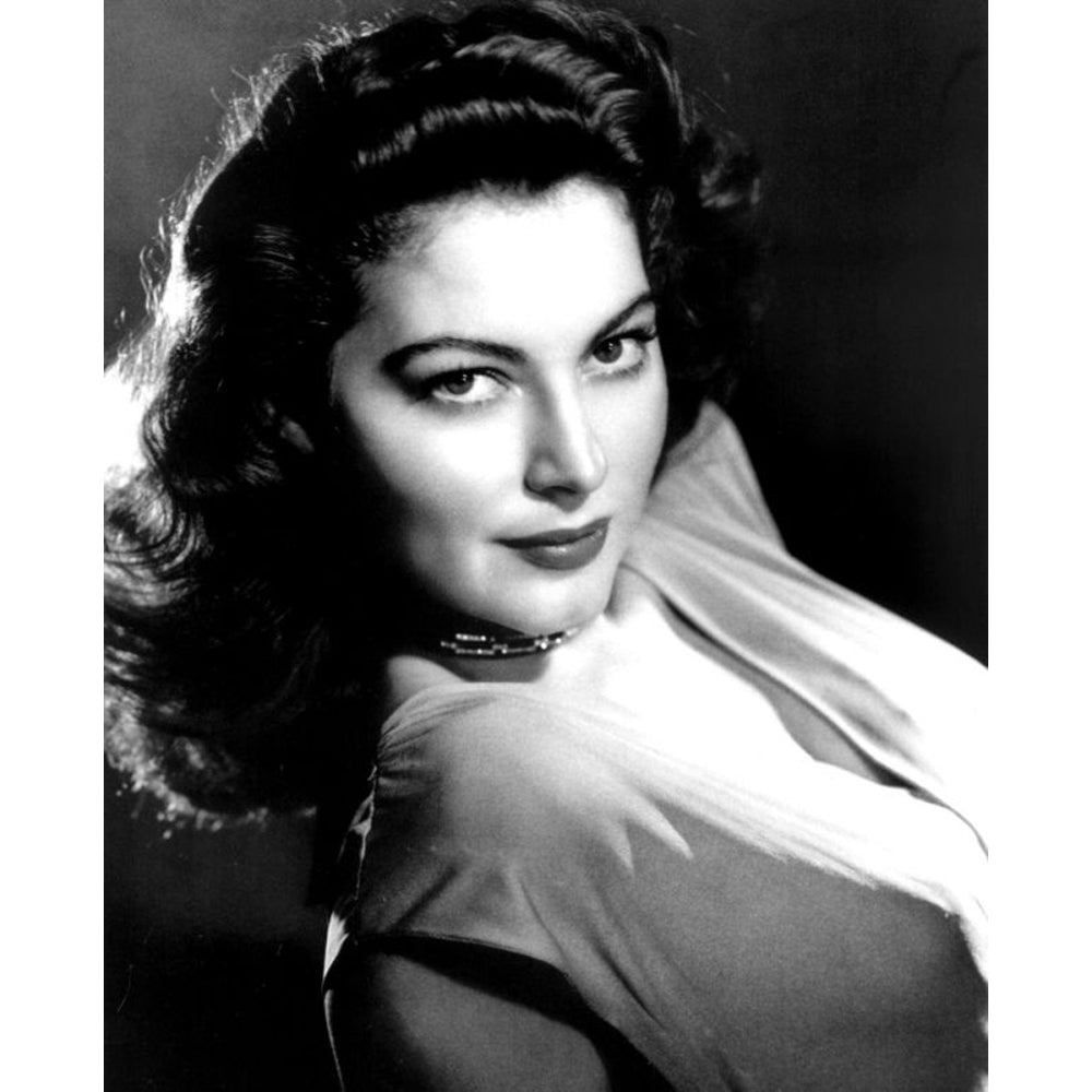 Ava Gardner - Leaning Back Photo Print (8 x 10) - Item DAP11819 Image 1