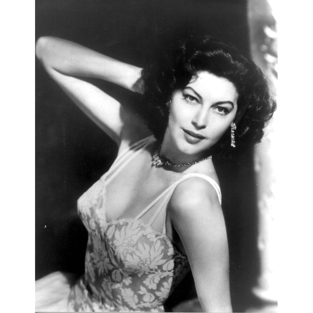 Ava Gardner - Pose Photo Print (8 x 10) - Item DAP11822 Image 1