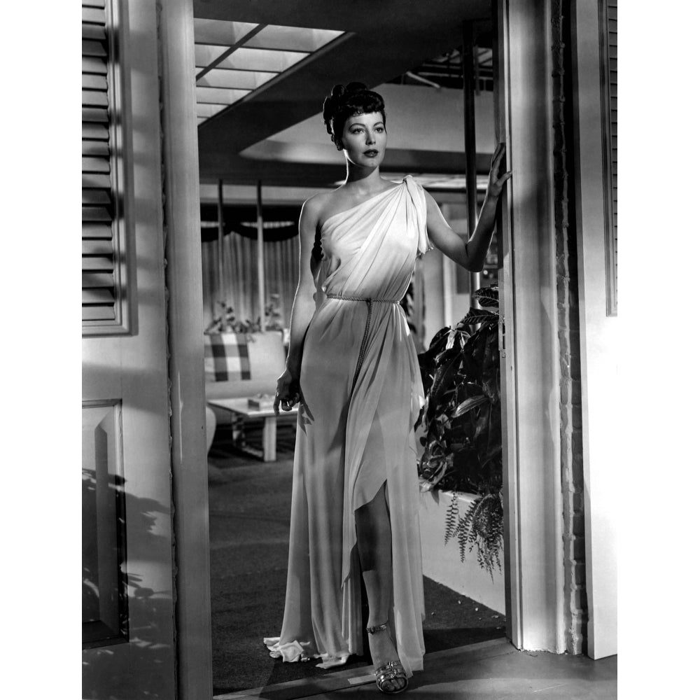 Ava Gardner - Doorway Photo Print (8 x 10) - Item DAP12038 Image 1