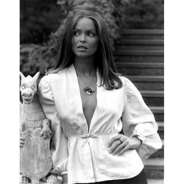 Barbara Bach - Statue Photo Print (8 x 10) - Item DAP12109 Image 1